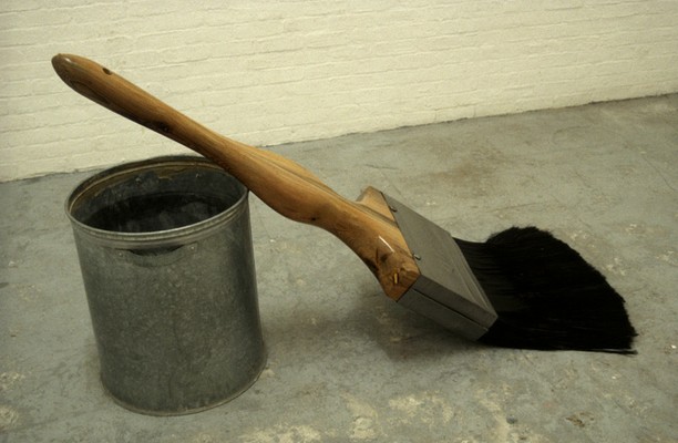 Straight Line (1998)

View: Film still no. 1
Materials: Wood, steel, nylon bristle, setting resin, VHS video tape
Dimensions: Paintbrush = 1.93m (h) x 47cm(w) x 11.5cm(d)	