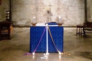 Altar with Three Ribbons [Nov 2016]