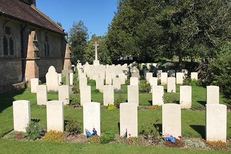 ANZAC Memorial goes ahead despite lockdown- graves Sutton Veny 2020