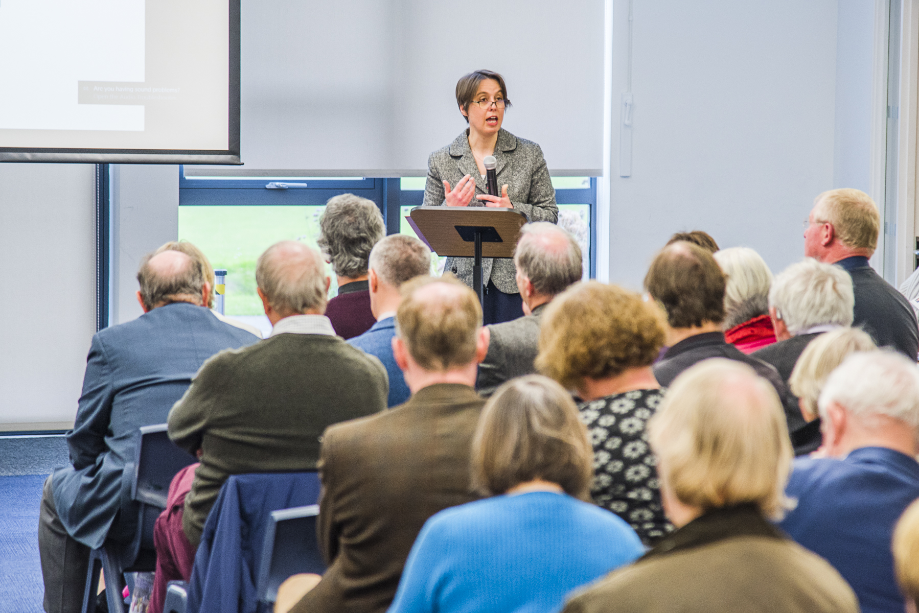 Jill Hopkinson Addresses Diocesan Synod.JPG