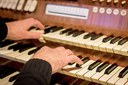 Enthusiastic, flexible organist wanted!