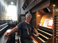 The mischievous art of your church organist 